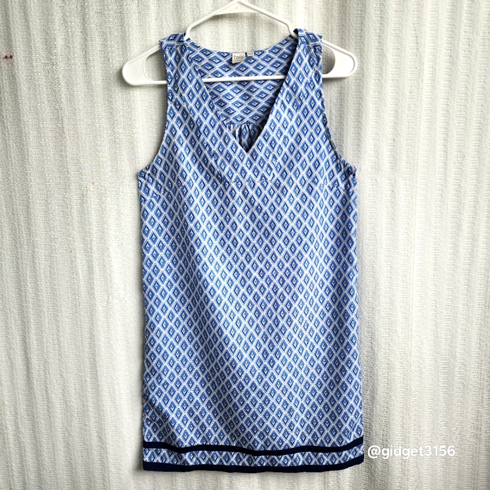 NWOT  BLUE & WHITE WRINKLE FREE SLEEVELESS V NECK MINI DRESS BY TWIK - SIZE XS